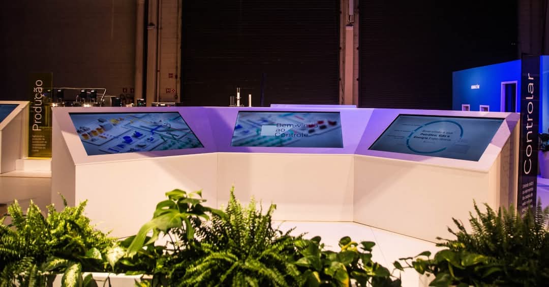 Totem Touch Screen para Aluguel em Eventos, Convenções e Ativações de Marca 2026