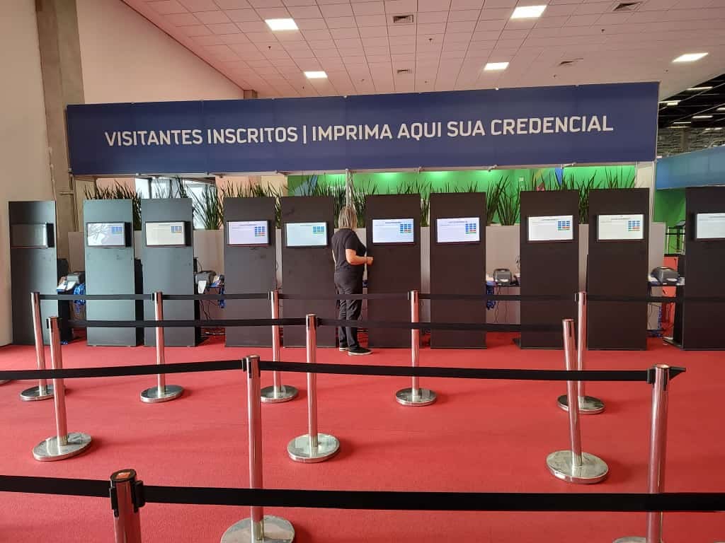 Totem Interativo, TVs de Grande Formato e Projetores para a FISPAL Tecnologia 2026